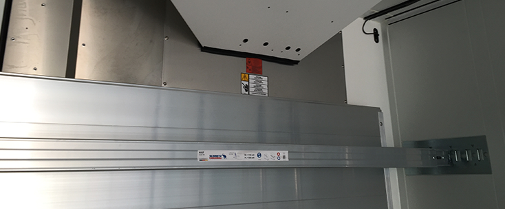 Circulation wall ensures optimal circulation and air intake for cooling unit